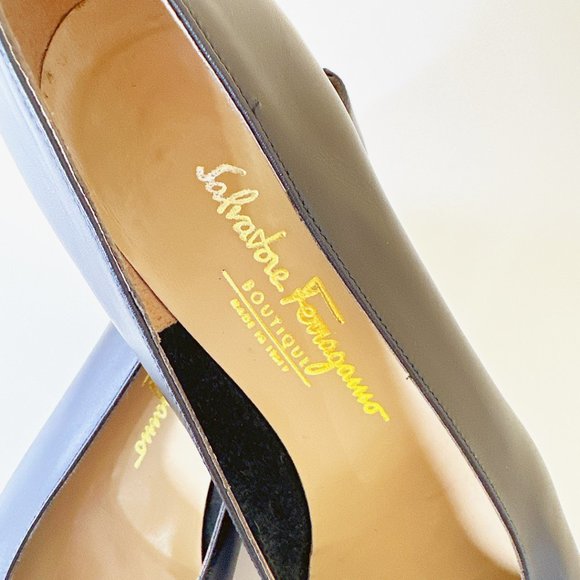 Ferragamo Ballerina Pumps 1.5" Heel - Picture 12 of 13